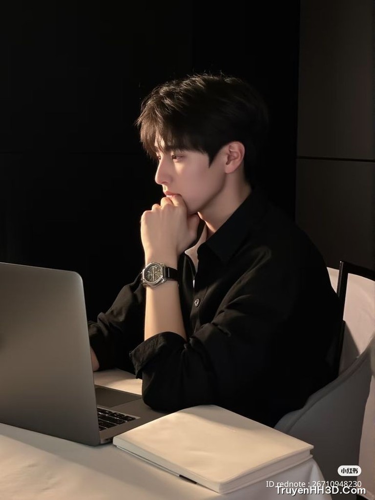 Bìa Người Thứ Ba Không Xa Lạ